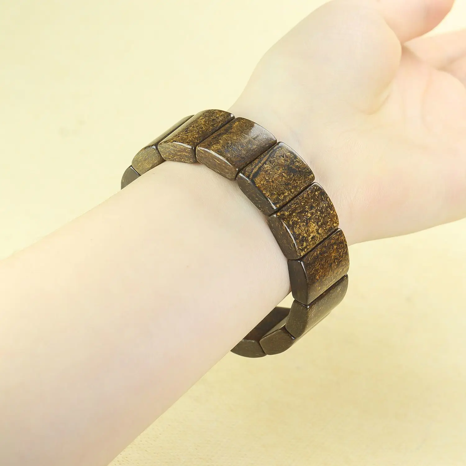 

Strong Magnet Quartzite Meteorite Hand Bracelet Bracelet for Men and Women Widened and Thickened Hand Bracelet