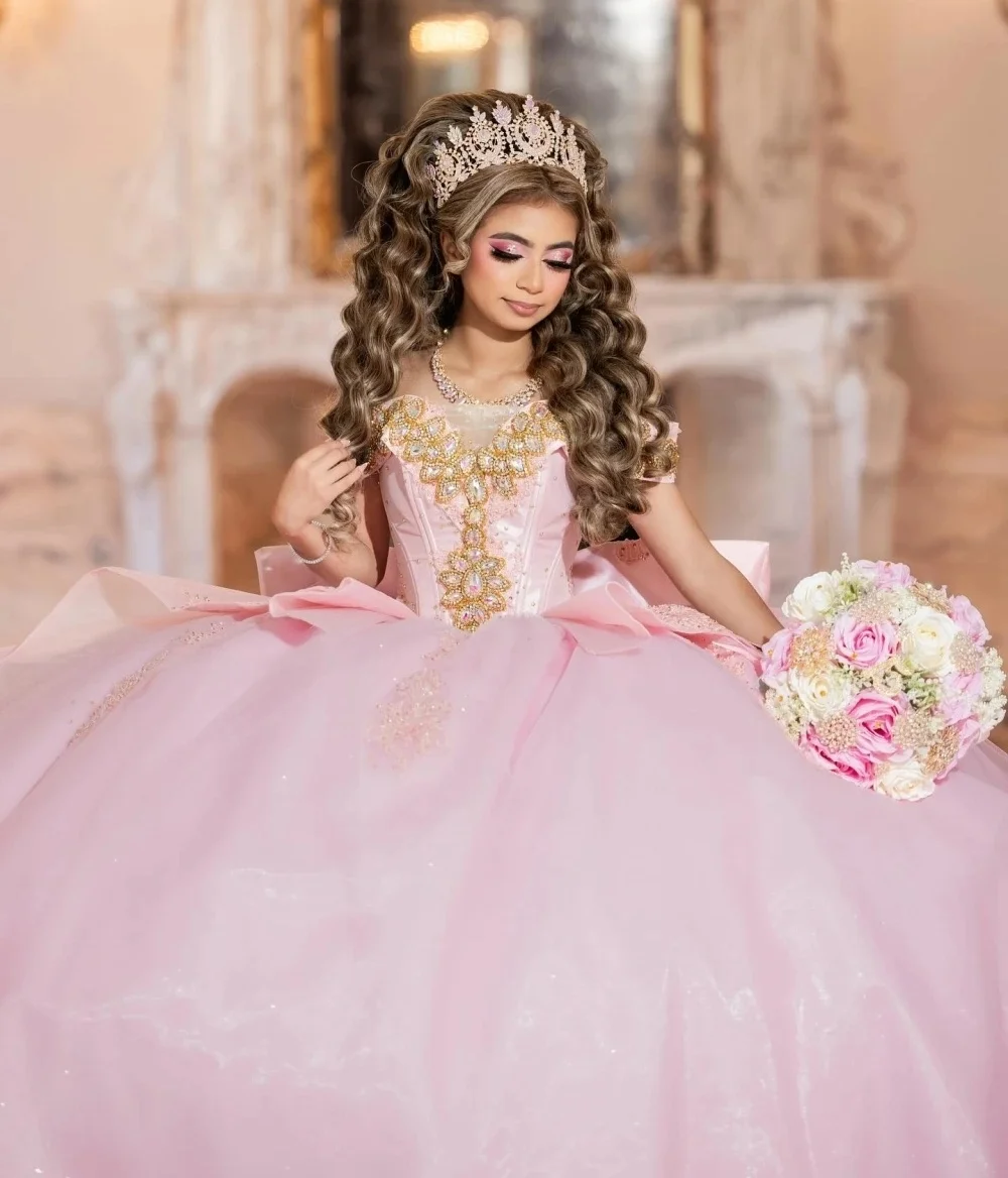 Розовые платья Charro Quinceanera, бальное платье с открытыми плечами и кристаллами, мексиканские милые платья 16, 15 Anos по индивидуальному заказу