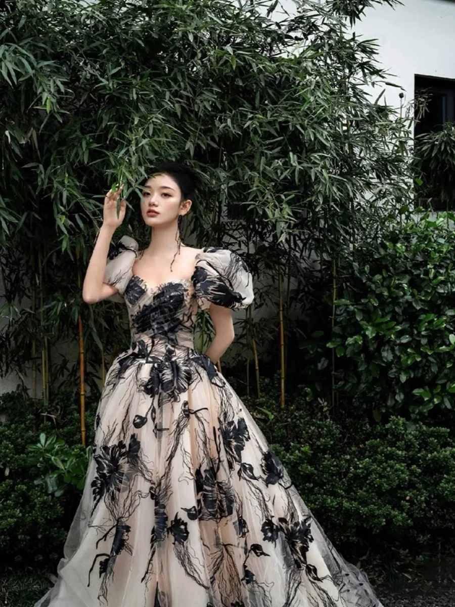 

Elegant One-Shoulder Evening Gown for Performances And Parties High Waist Bubble Sleeve Princess Style Long Dress