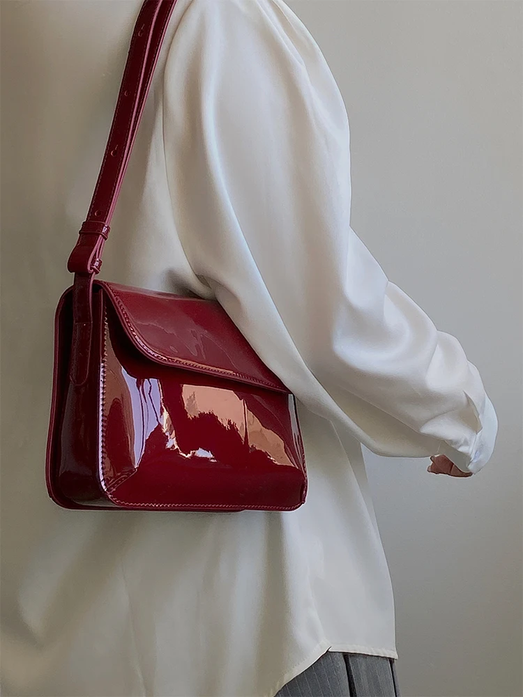 Women One Shoulder Bag Vintage Wine Red Patent Leather 2022 New Fashion Underarm Bag All-match Messenger Bags