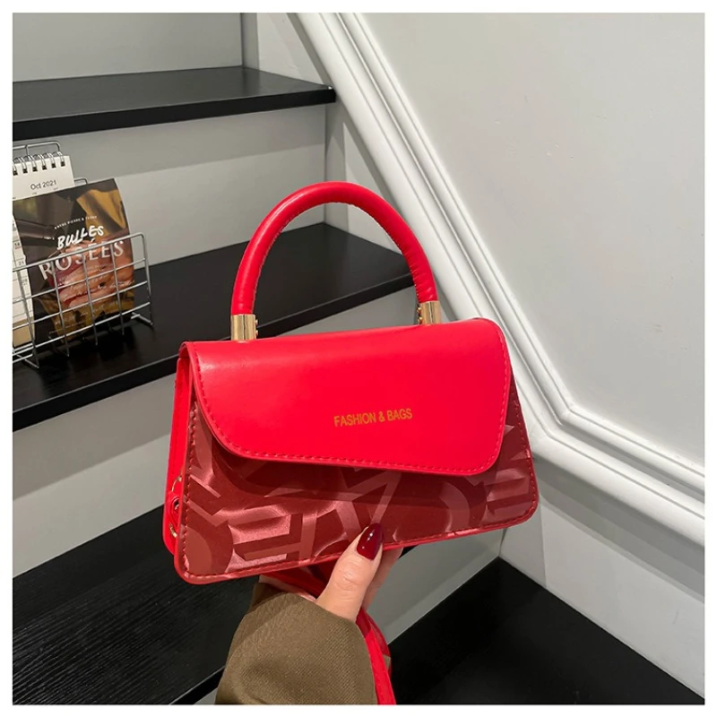 

Горячая новинка, стильная элегантная женская маленькая квадратная сумка, повседневная повседневная сумка через плечо