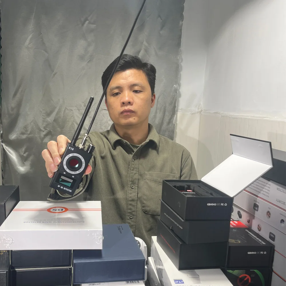 

K18 Pro Anti Spy Detector - Hidden Camera Finder, GPS Tracker Detector Bug Sweeper, RF Signal Scanner with Metal Case, 10M Range