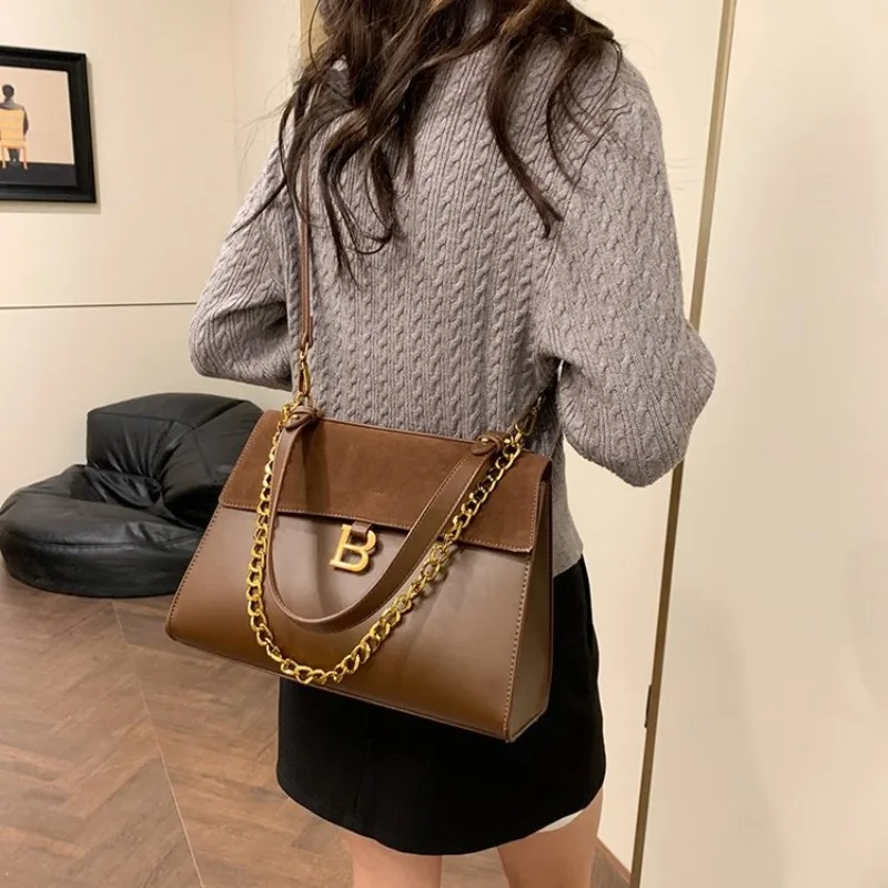 

Fashionable Female Bag 2025 - Versatile Crossbody Retro Shoulder Bag for Work Travel Stylish Daily Use Hot Sale New