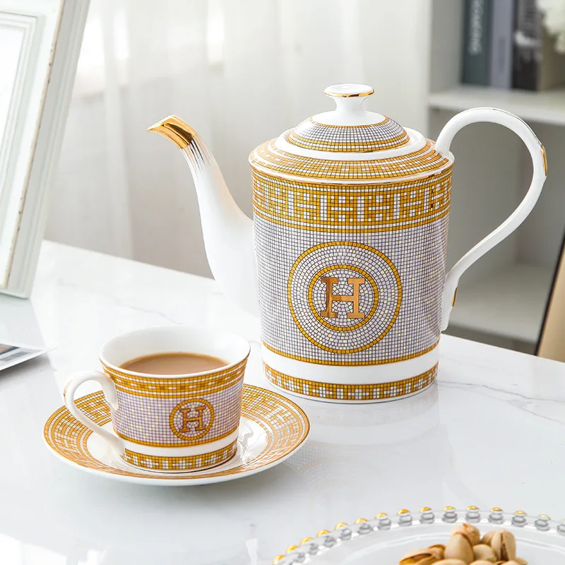 

European Style Phnom Penh Coffee Set, Creative Afternoon Tea Coffee Cup, Home Office Ceramic Water Cup and Plate Set