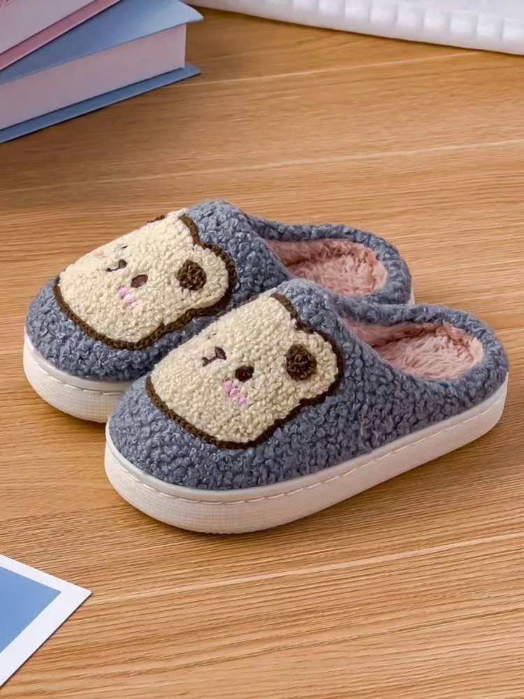 新しい柔らかい底のスリッパは、男の子と女の子のためのファッショナブルでシンプルな秋と冬の屋内暖かいスリッパです。