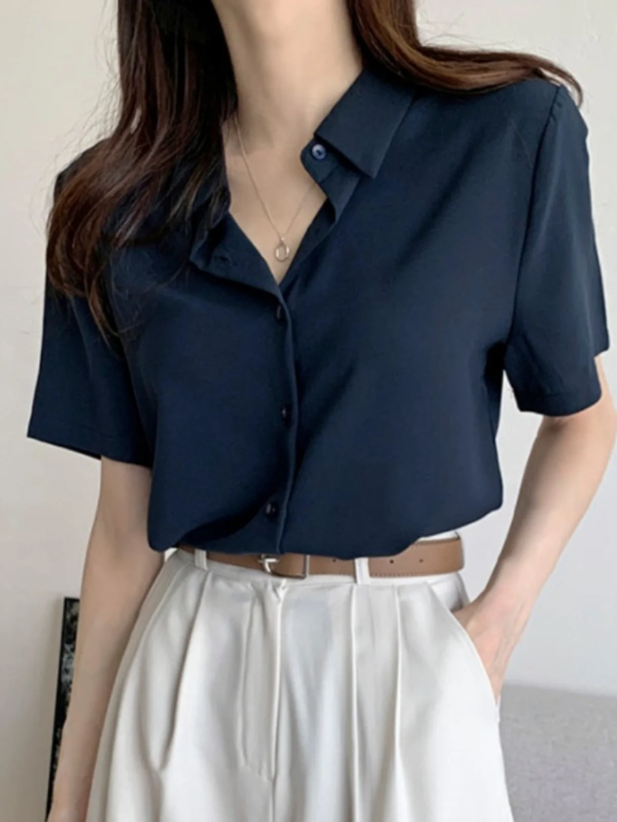 

Elegant Summer New Collar Single Button High-End Chiffon Shirt Women's Versatile Short Sleeve Top Commute Style Straight...