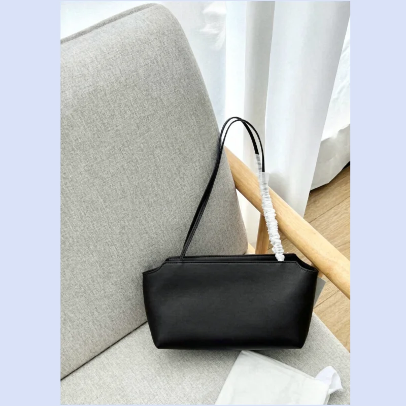 26 year new lambskin shoulder bag for women's commuting, niche design, minimalist commuting armpit bag
