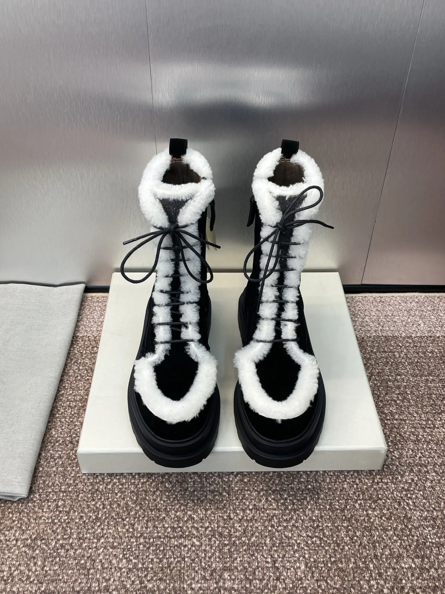 

2025 new women's round toe lace up snow boots with sheepskin upper and lining, highlighting unique shoe shape, sizes 35-42