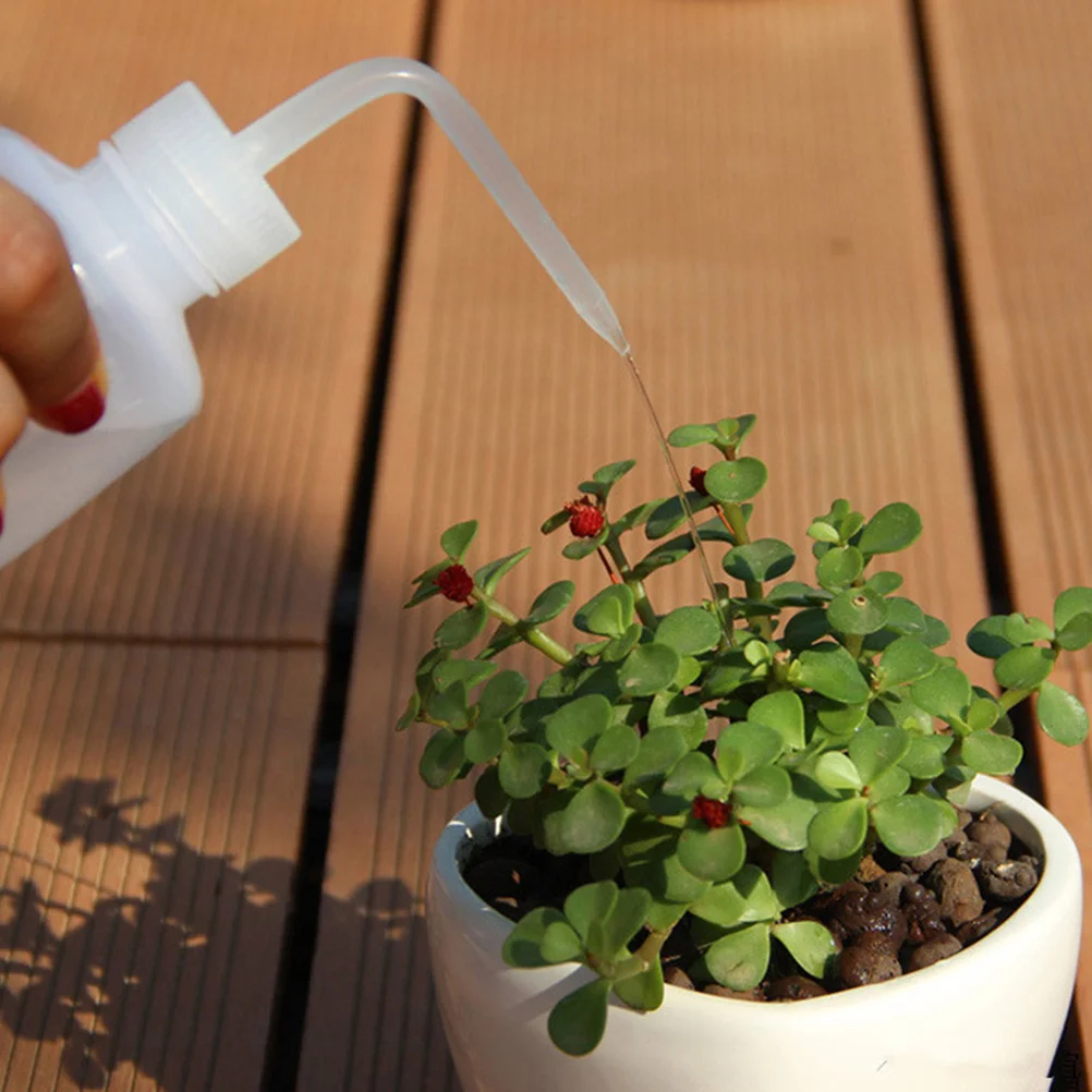 

2 pcs Squeeze Watering Bottle Plastic Succulent Irrigation Can Light Weight Compact Size For Plant Flower Watering Kettle Garden