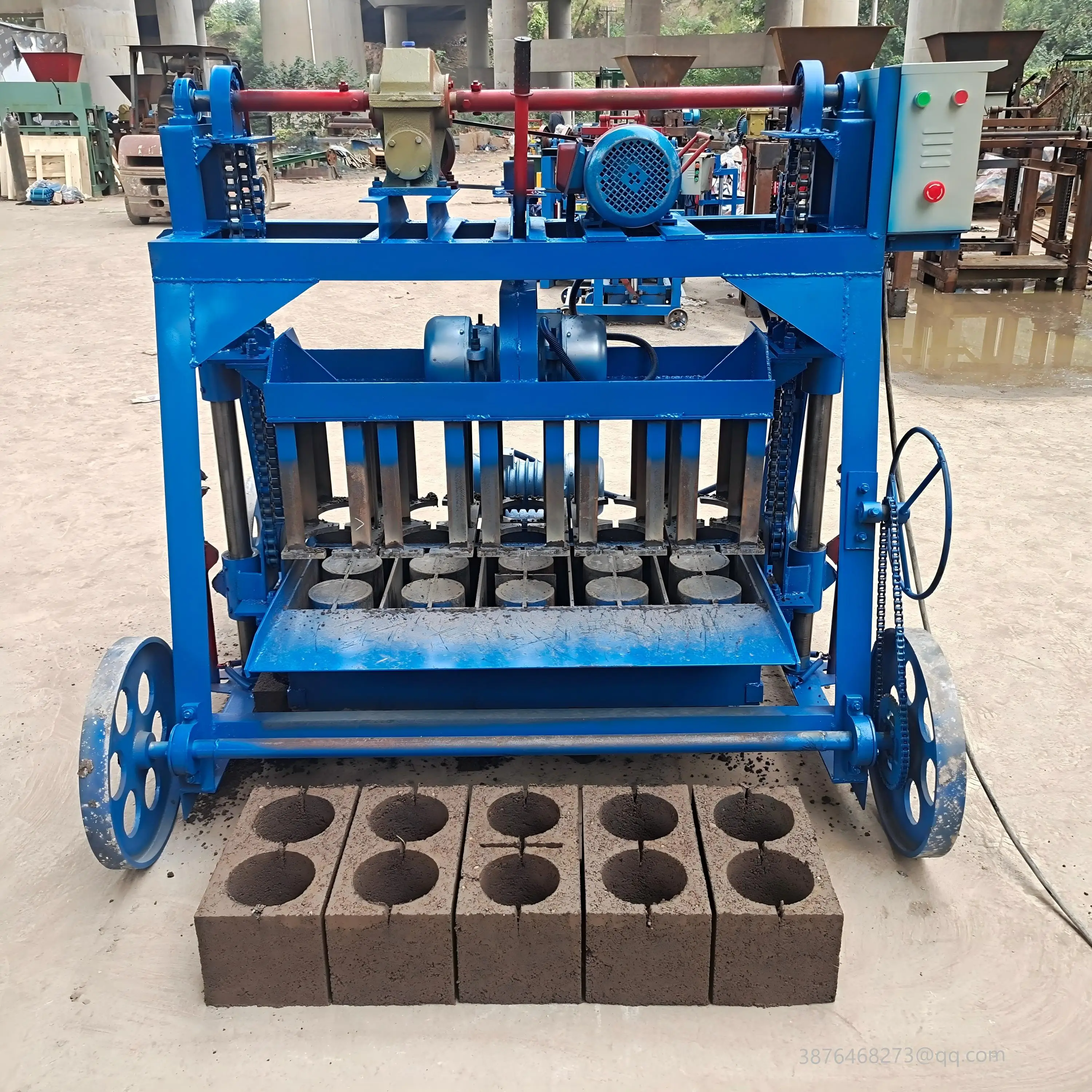 Ce Certified Mobile Concrete Hollow Block Making Portable Cement Brick Molding Machine for Construction Site