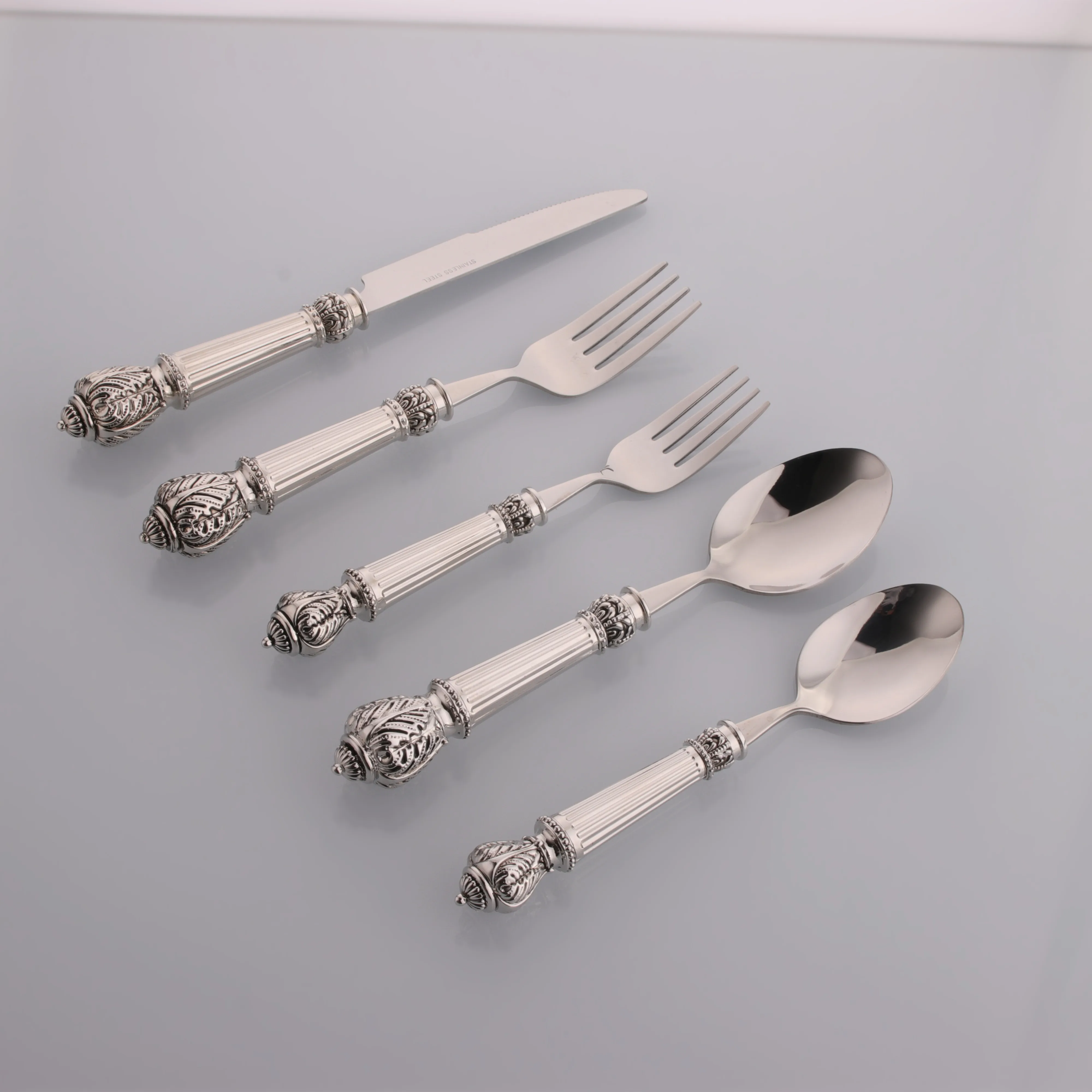 Stainless Steel Crown Tableware Set, Flatware, Silver, Golden Cutlery Set, Spoon, Knife, Fork Kit, Dinnerware for Home Kitchen