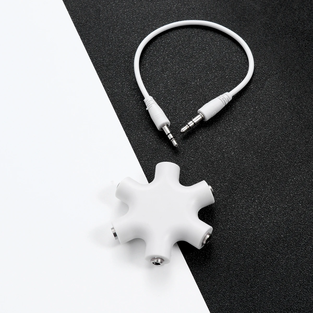 

Headphone Splitter 5 Port Audio Connector 3.5Mm Jack Plug Snowflake Design Compatible With Earphones Stereo Speakers Music