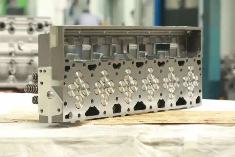 M11/ISM11/QSM11 OEM 2864033 3417957 4952828 For Cumm-ins Cylinder Head Assembly