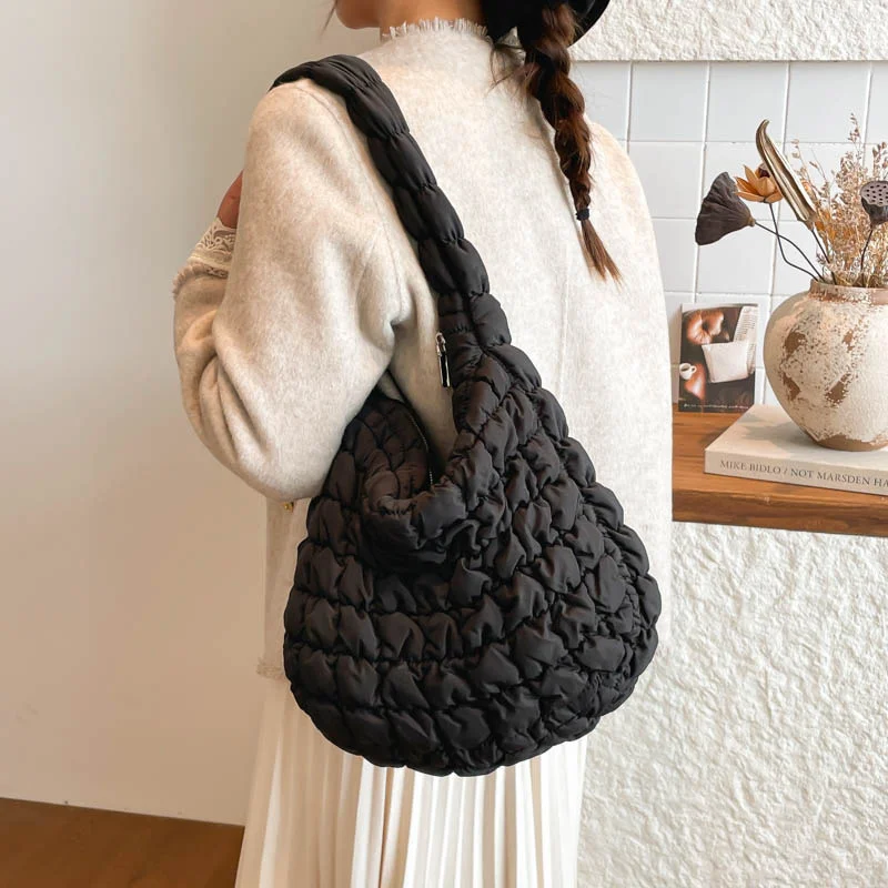 

2025 Winter New Women Large Capacity Crossbody Bag Niche Retro Style Commute Shoulder Bag Down Jackets Fashion Casual