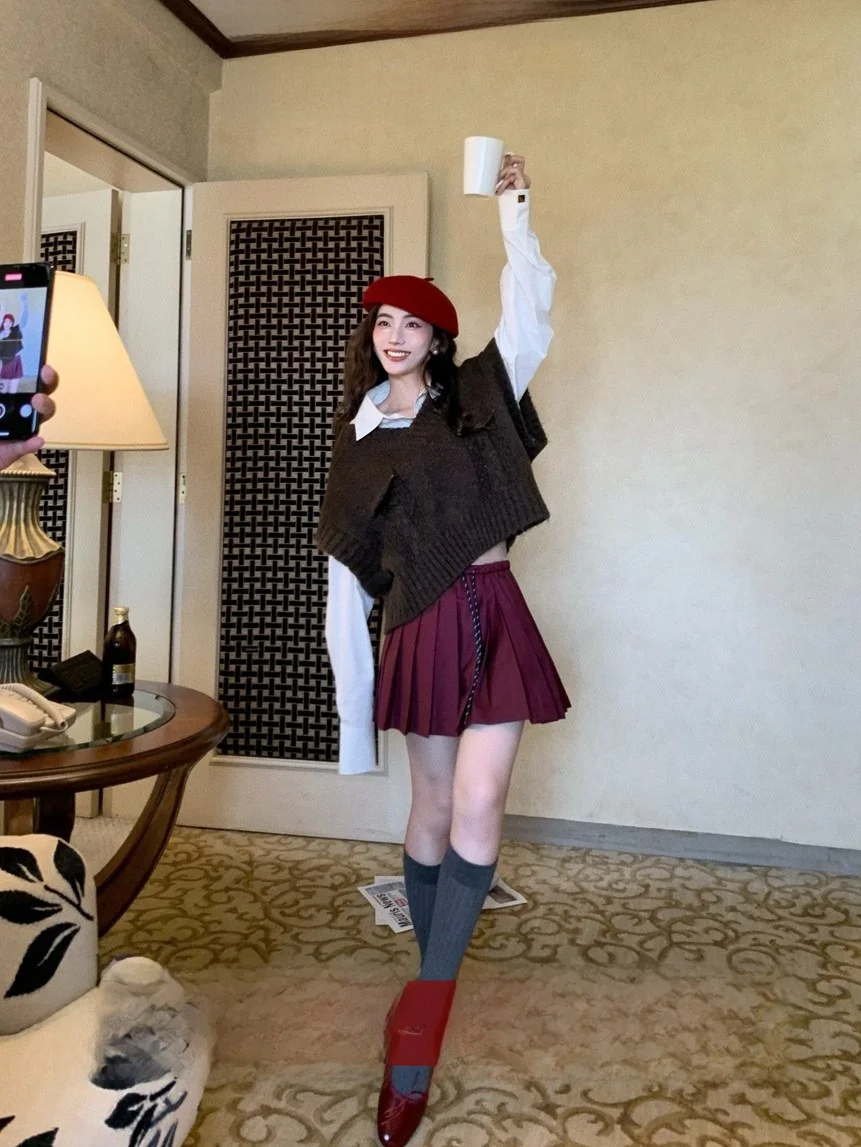 

Casual Contrast Color Elastic Rope Pleated ort Skirt JK Sweet Sister Academy Sle Sports Sensation Versatile High Waist Po...