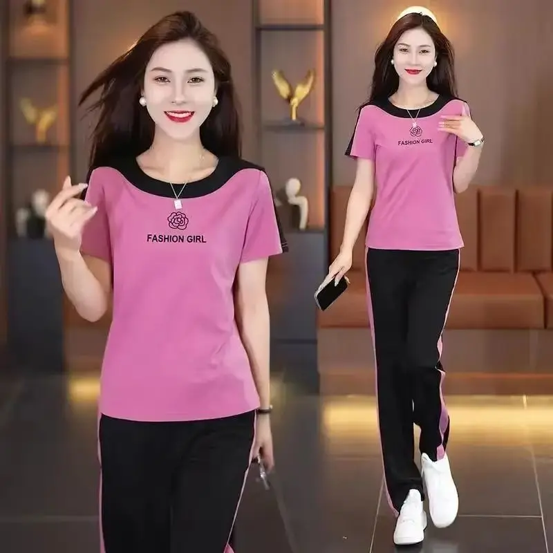 

Женский свободный спортивный костюм для отдыха, лето 2025, новые облегающие наряды, модные топы с короткими рукавами, брюки, комплект из 2 предметов для женщин