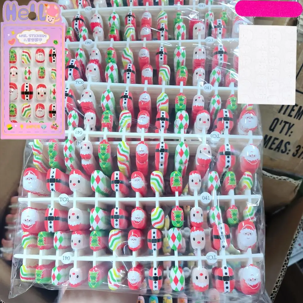 24 Stück Kawaii Weihnachtsmann Kinder Press On Nails Weihnachtsbaum Schneeflocken Kurze runde künstliche Nägel für Weihnachten Kind Falsche Fingernägel