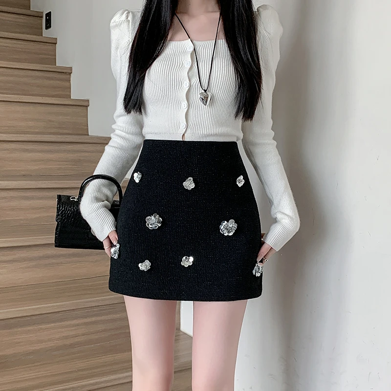 Fashion Three-dimensional Flower Decoration Women's Short Skirt High Waist Luxury Mini Shorts Skirts Autumn Winter 2024 New