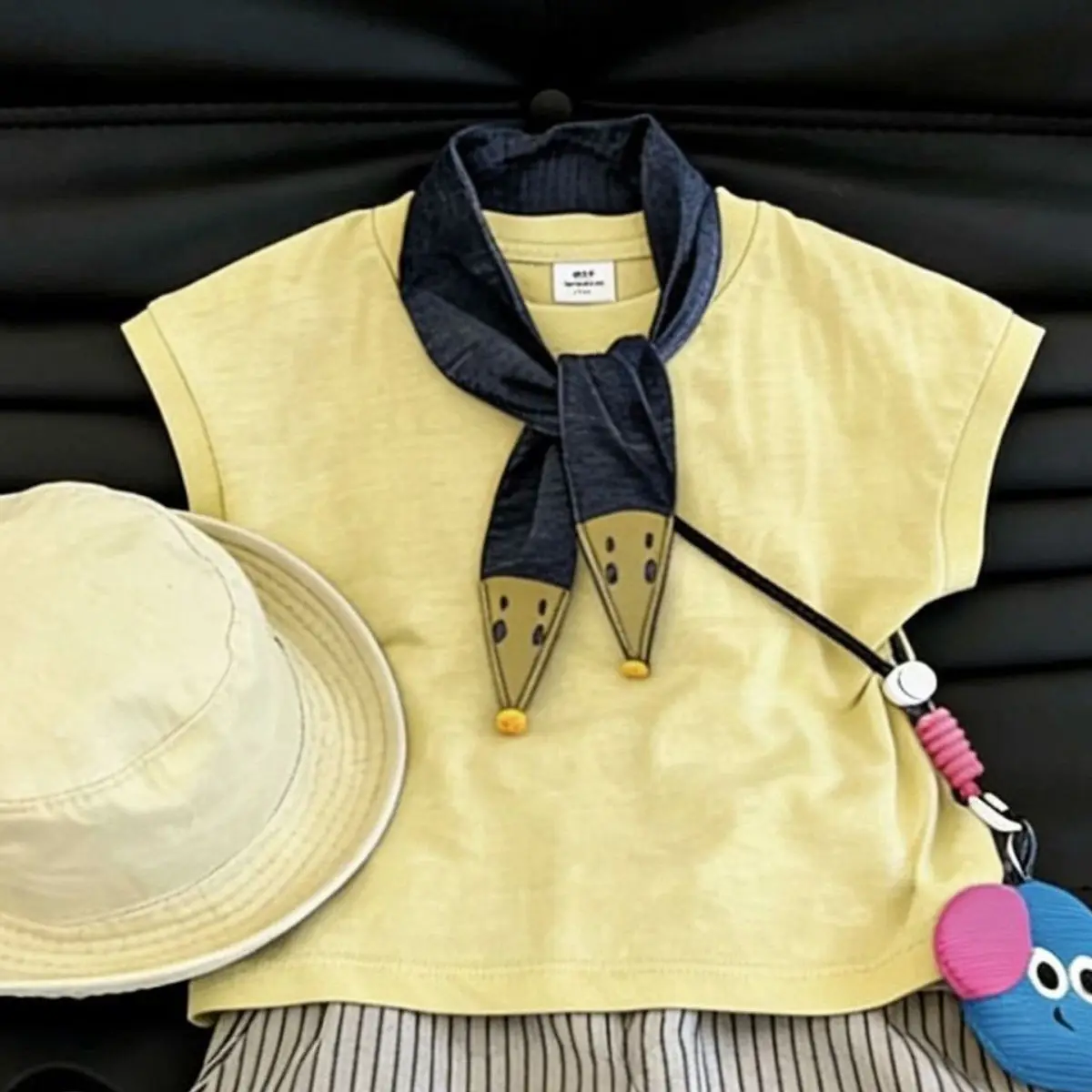 Boys Suit 2026 Spring and Summer New Childrens Wear Hot Boy Baby Simple High-grade Sleeved Vest Striped Pants Two-piece Set