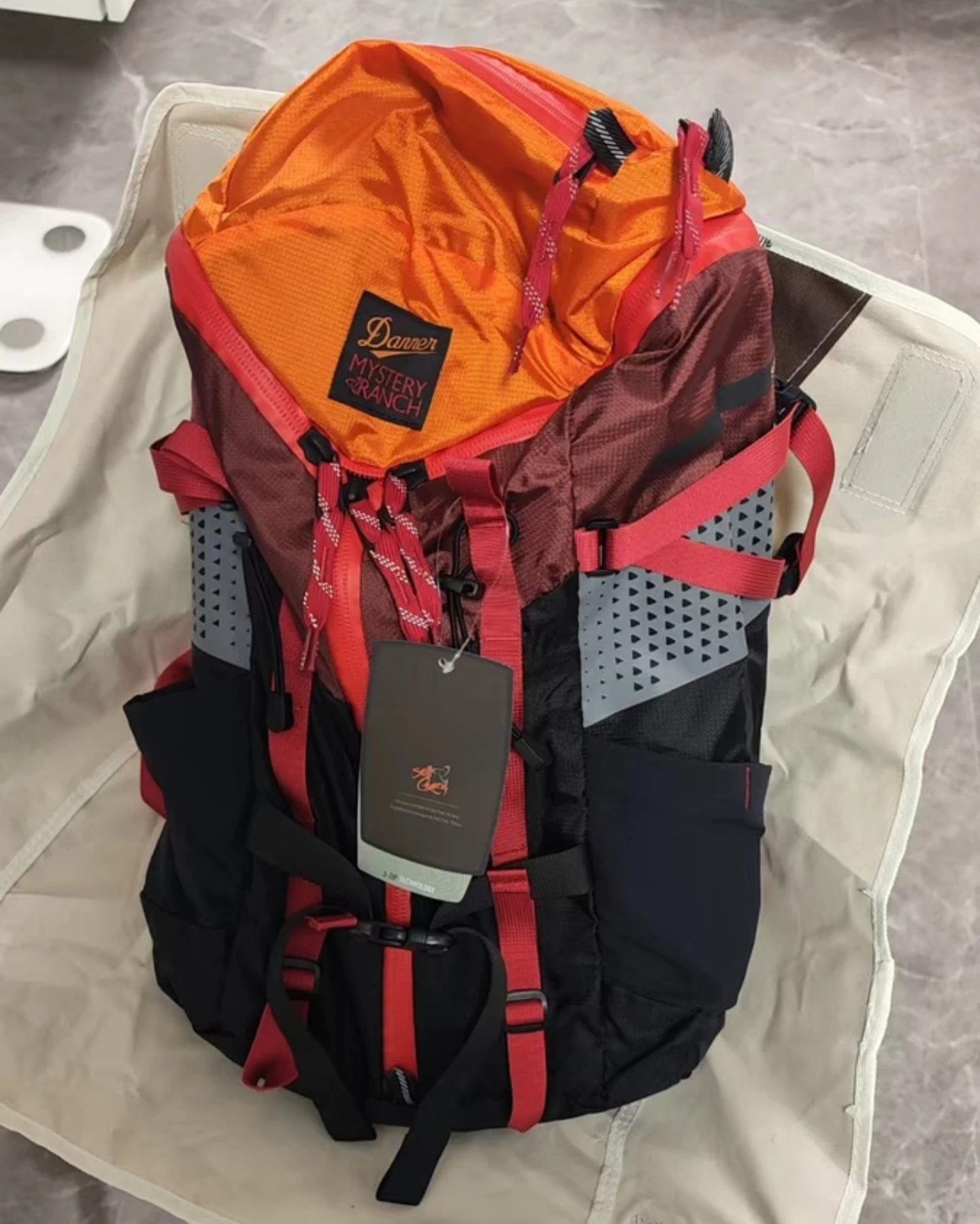 MYSTERY RANCH 2Day Firefighters Joint 32L Taktischer Outdoor-Bergsteiger-Reiserucksack Pendler-Rucksack – Detail 3