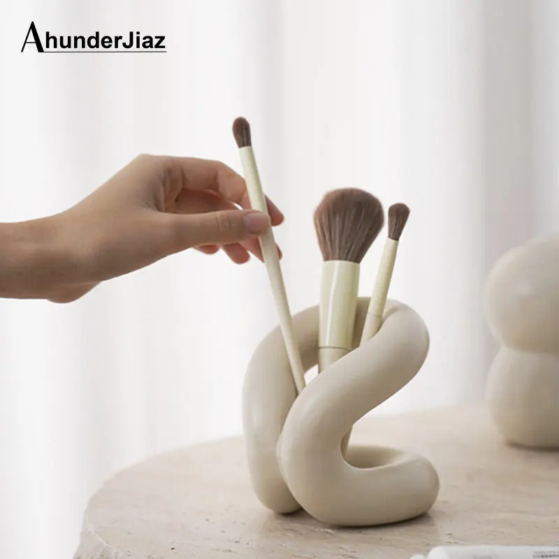 AhenderJiaz-Nordic Ceramic Makeup Brush Storage Rack, Creative Knot Decoration, Dental Home Desk, Living Room Decoration