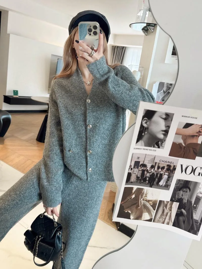 Women's casual suit Spring and Autumn luxury women's wool knitted cardigan sweater+pants 2 colors 2024 new item