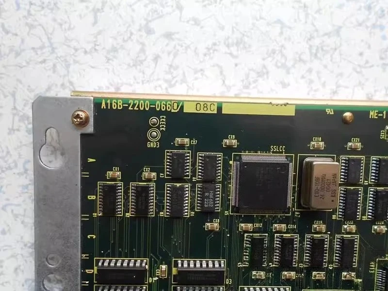 

Б/у A16B-2200-0660 для FANUC A16B-2200-0660 Б/у плата управления