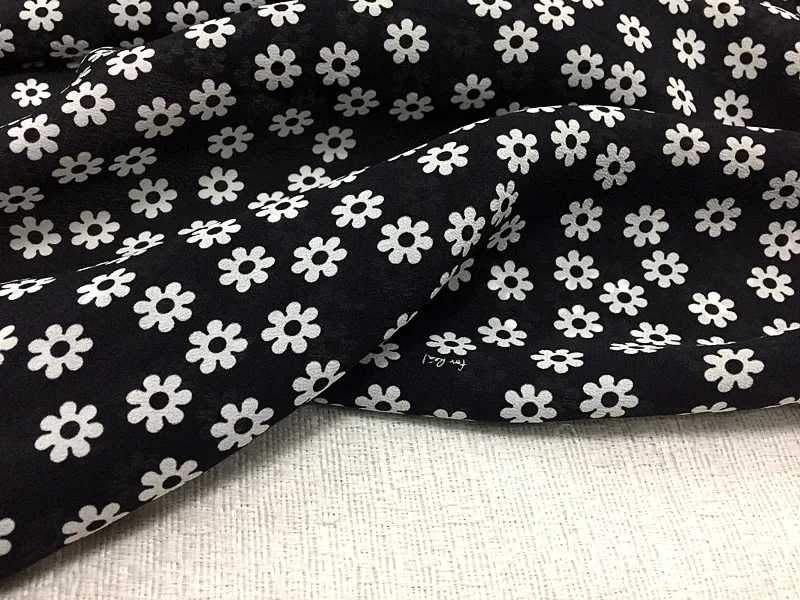 1 meter 100% Mulberry Silk 12 momme Crepe Silk Fabric Black White Floral Printed 138cm 54