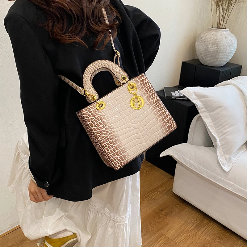 

Trendy Crossbody Bag for Women, High-Quality Leather Shoulder Messenger Bag By Famous Designer, Chic and Functional
