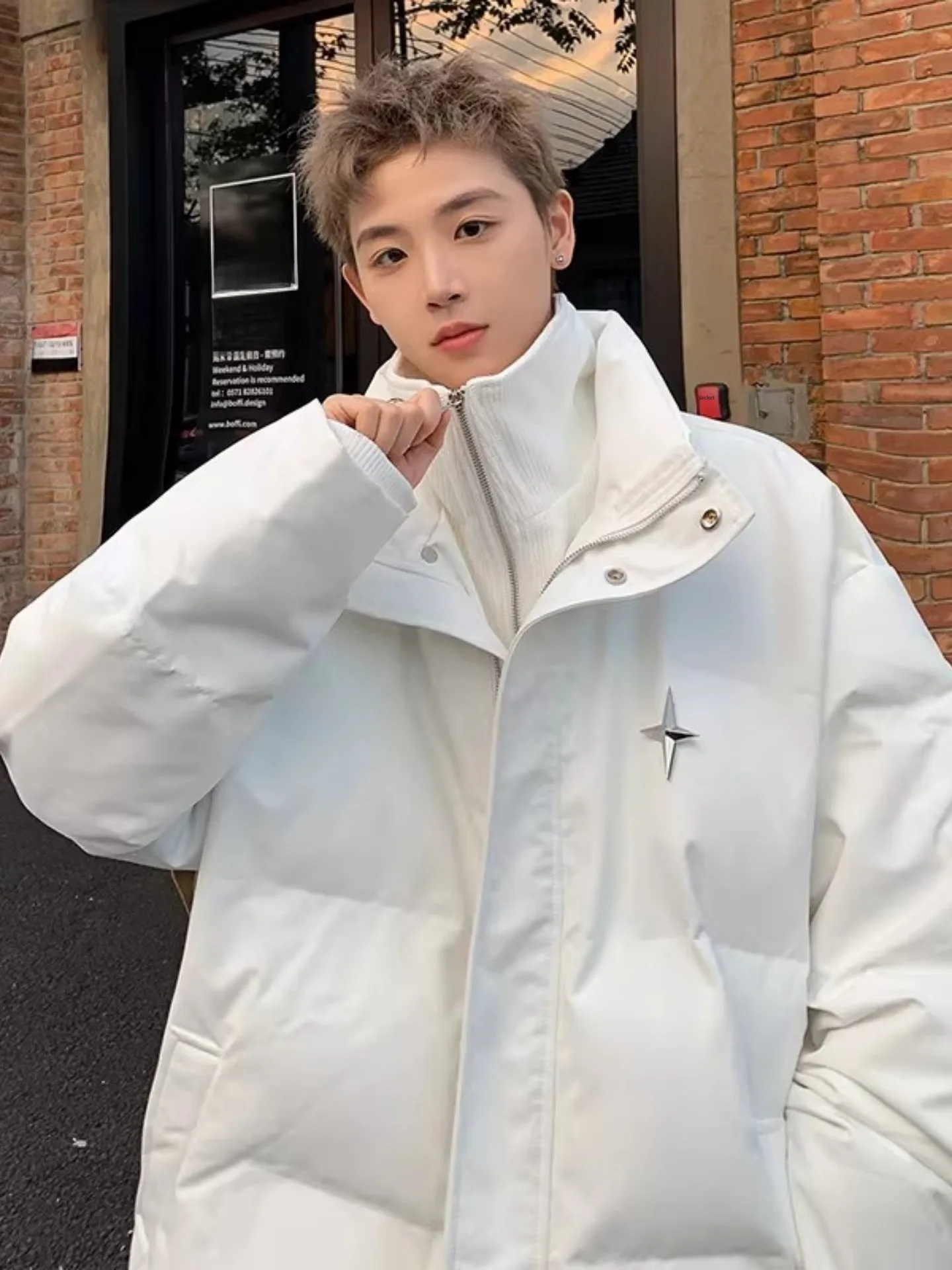 

Thiened White PU Leather Men's Cotton Jaet Winter Stand Collar Bread Sle Faion Brand Cleanfit Outerwear Coat