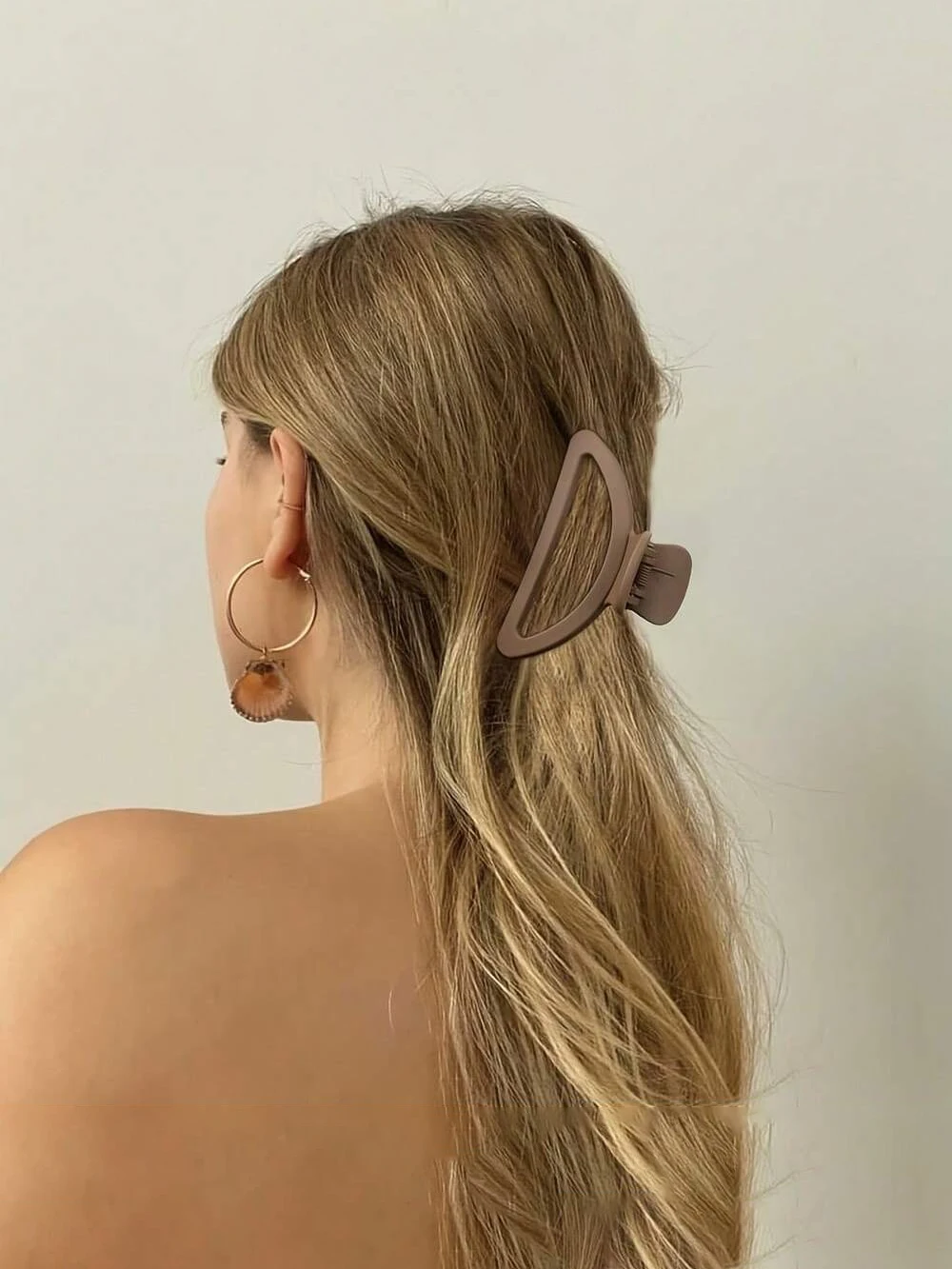 4個入り クラシックマットハーフムーン型 大型グリップクリップ 強力グリップ力 後頭部ディスクヘアクリップ ヘアアクセサリー