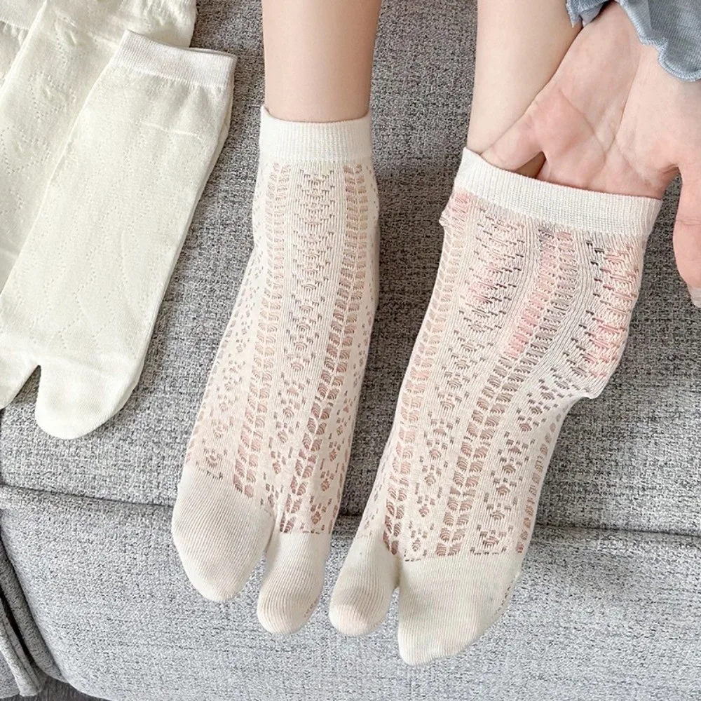 1Pair New Two Toe Toe Socks Cotton Separate Fingers Tabi Socks Thin Material Breathable Hollow Out Socks Summer Season