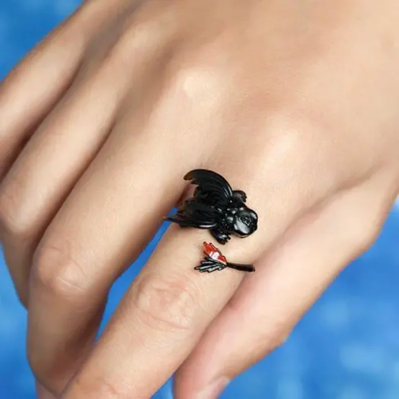 Dragon Taming Master Anime Niedliche Zahnlos-Halskette, Ohrstecker, Ring, Brosche, Nischen-Accessoires für Paare, Geschenke für Sie und Ihn – Detail 13