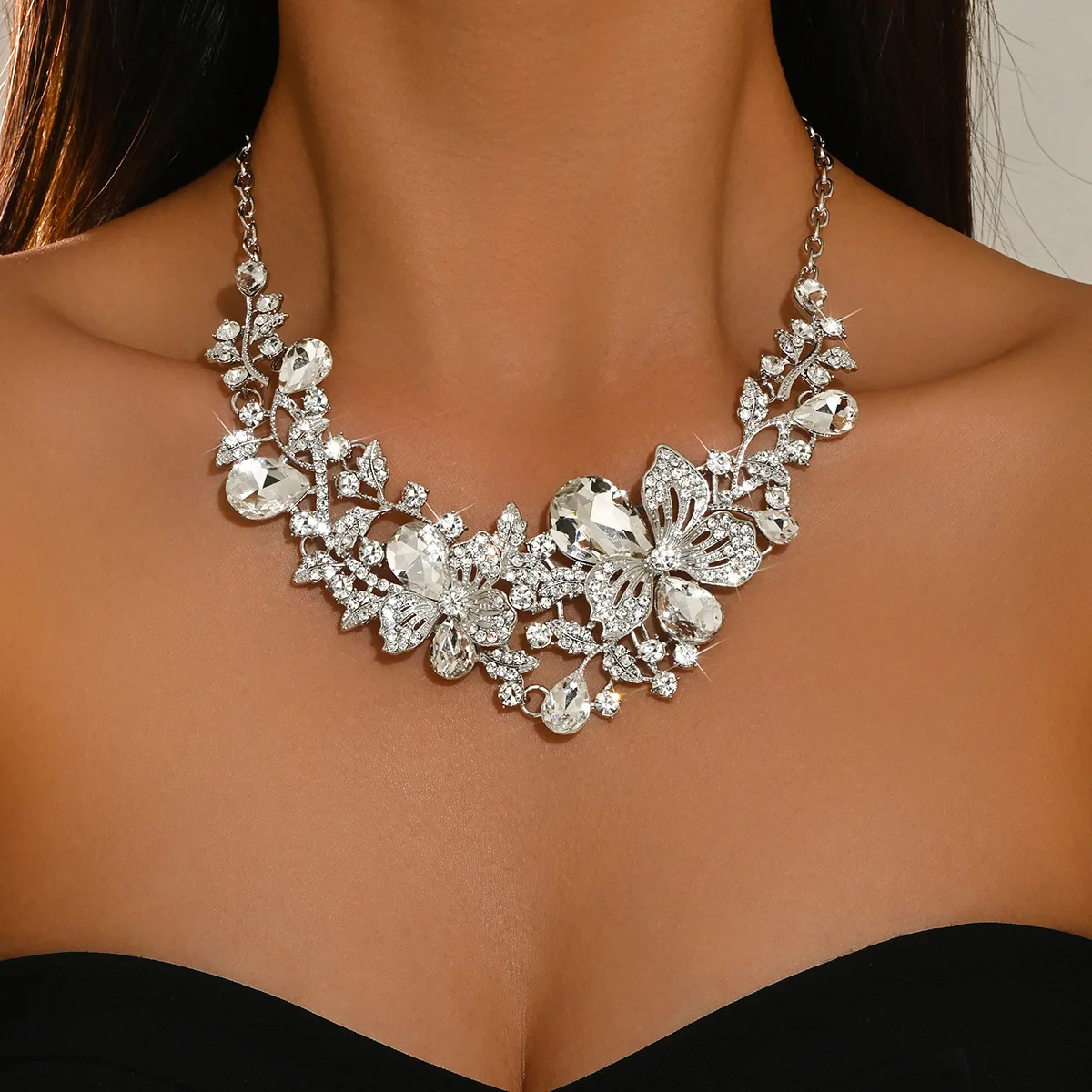 New Grand Ornate Floral Leaf Bib Necklace for Women Rhinestone Cluster Dramatic Evening Stage Runway Bridal Glamorous Party Gift