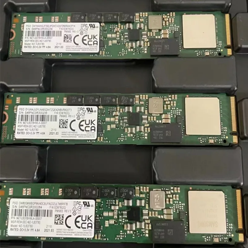 SSD ดั้งเดิมสำหรับ Samsung PM983 1.92T 22110โซลิดสเตทไดรฟ์ขนาด NVMe โปรโตคอล Pcie3.0องค์กร