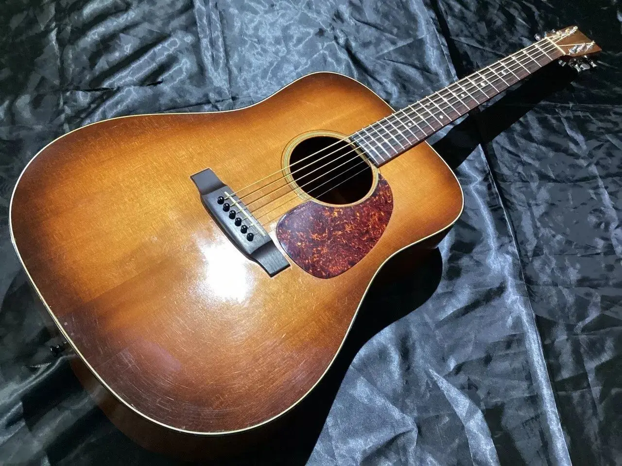 D 18 Shaded Top 1975 Sunburst acoustic guitar