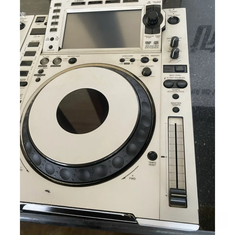 cdj2000nxs2 disc player, a pair of 2000 third-generation disc players, multi-function CD players, bar dj
