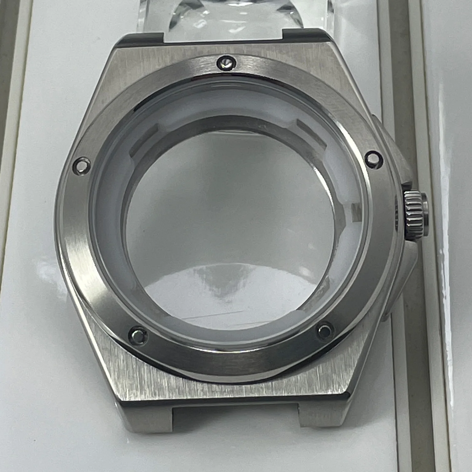 38.5mm stainless steel case, available in silver/rose gold/black, compatible with 8215, ST1612 movement, suitable for 31mm dial