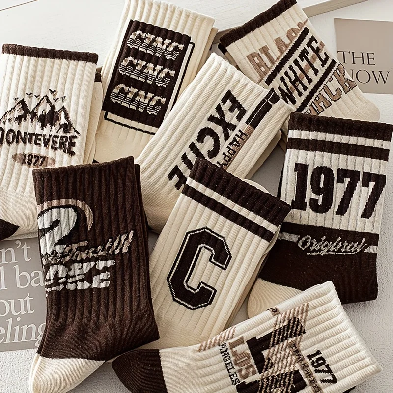 

5 Pairs Men's Retro Style Socks with Letter Pattern, Comfortable Sports Socks for Outdoor Basketball, Casual Wear