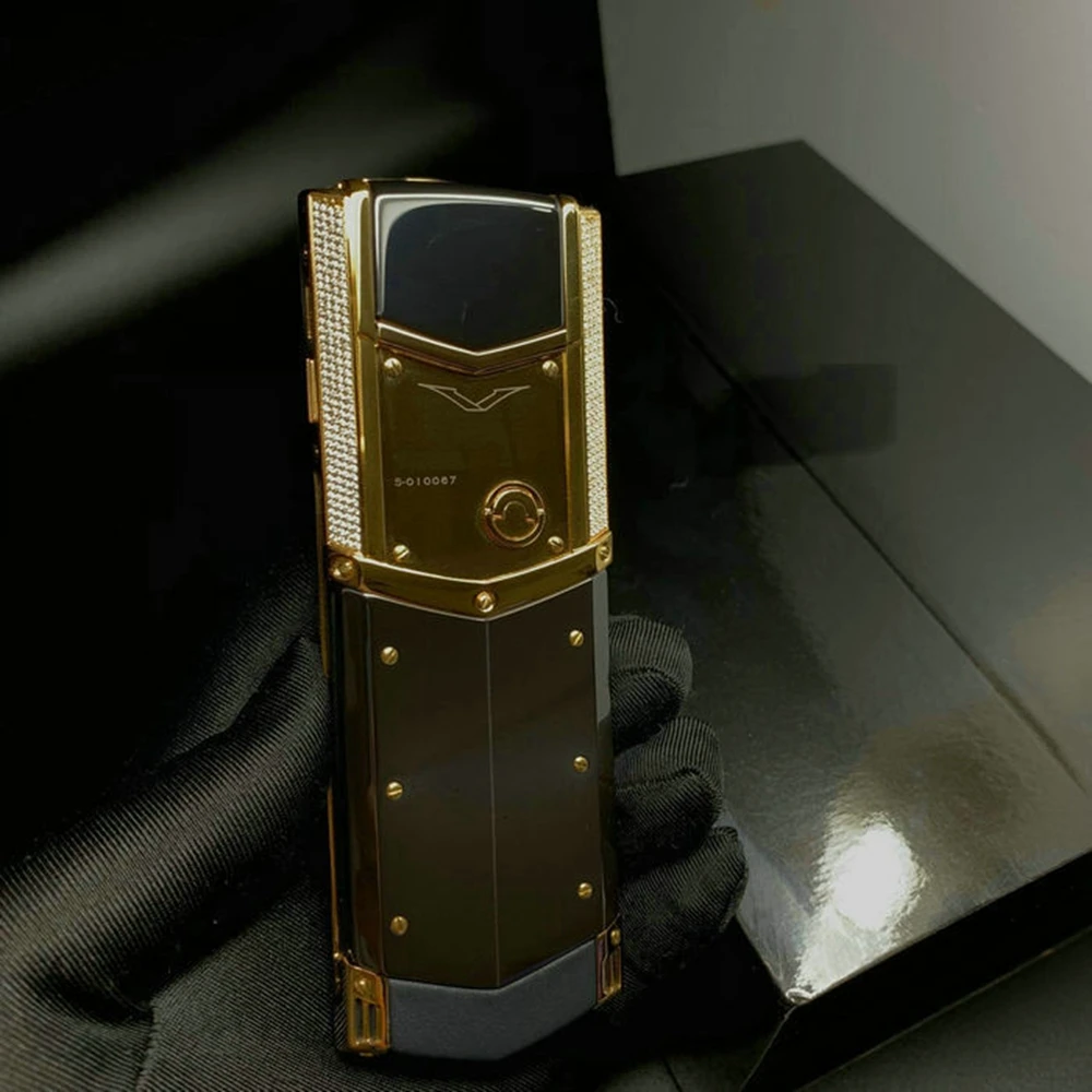 4G Customized Mobile Phone, Luxurious Symbol of Successful Business People, K8 SIGNATURE S Gold, BAGUETTE DIAMONDS,