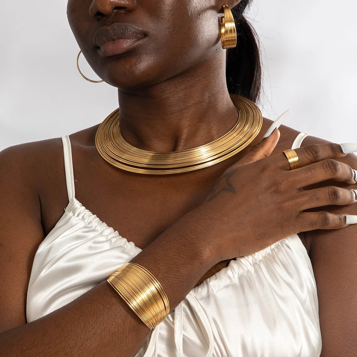 Tocona موضة الذهب والفضة اللون سوار مجموعة للنساء متعدد الطبقات العرقية مبالغ فيها حلقة مفتوحة مجموعة مجوهرات اكسسوارات