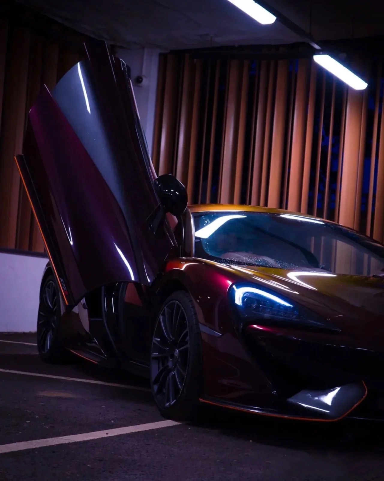 Streaming Light Black Charm Red Car Vinyl Wrap PVC PET Car Wrap Vinyl Black Ppf