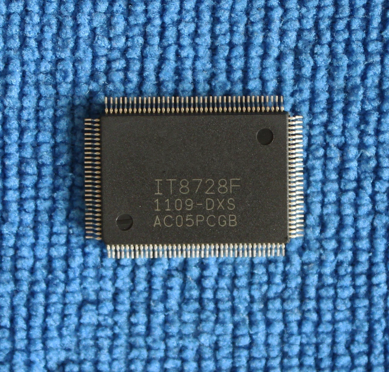 

1 шт./лот IT8728F DXS QFP-128