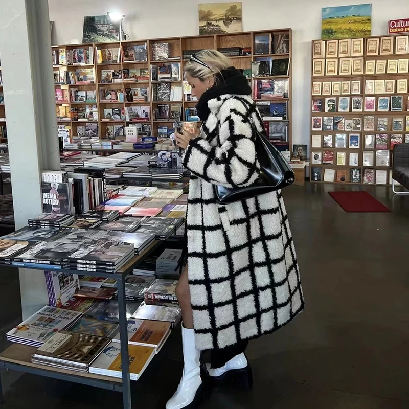 Chaqueta de piel sintética a cuadros para mujer, abrigo grueso y cálido de marca Blogger, a la moda, 2024