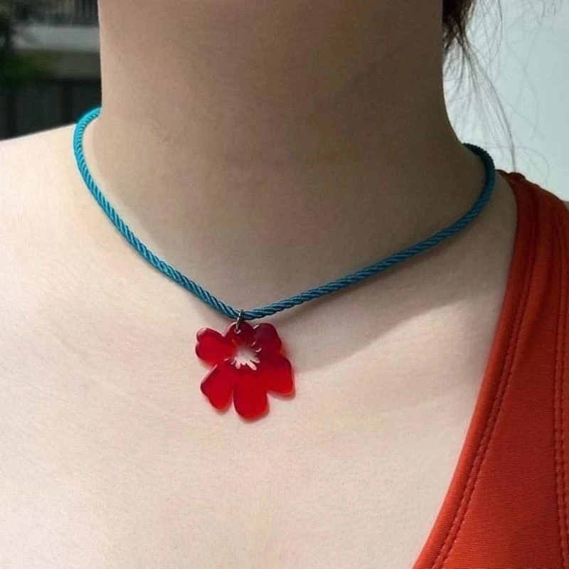 T4MD Colorful Acrylic Flower Pendant Necklace Adjustable Length Women Clavicle Chain Lightweight Neckchain for Party Wear
