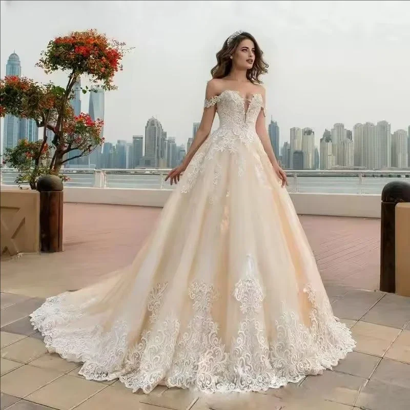 Customized Luxur A-Line Wedding Dress Sweetheart Lace Up  New Delicate Beading Appliques Court Train Princess Bridal Gown