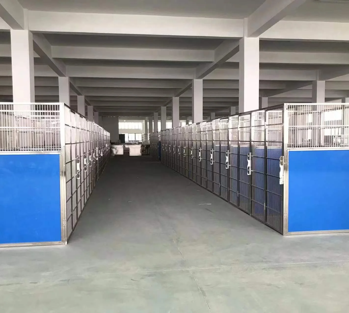 Factory customizable Veterinary Stainless Steel indoor dog kennels with HDPE panels homeuse run cages