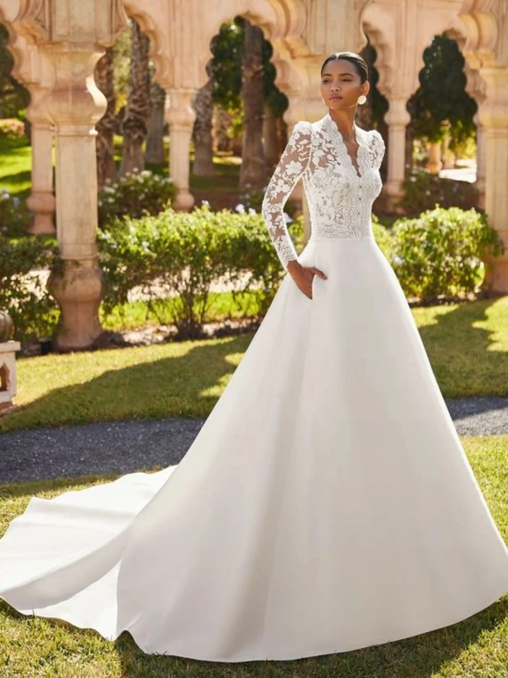 

Customized 2026 Elegant White A-Line Decal Women's Wedding Dress Deep V-Neck Long Sleeved And Beach Bridal Gown Vestido De Novia