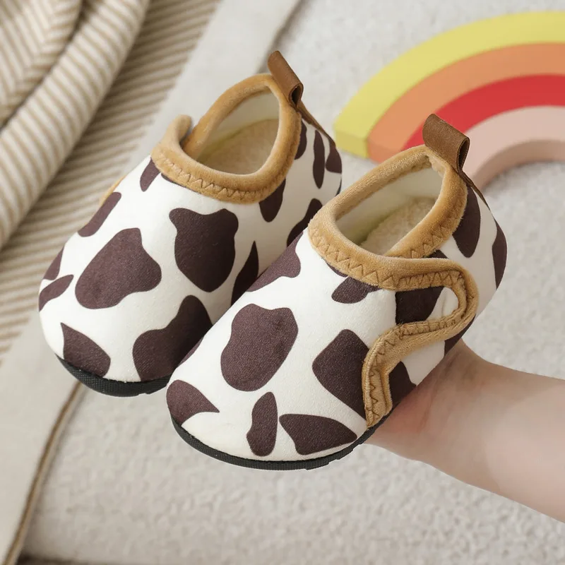 الكرتون الأرنب البقرة الأطفال أحذية الملاعب المغطاة كابيبارا أفخم الدافئة الفتيان الفتيات النعال الخريف الشتاء المضادة للانزلاق لينة وحيد الاطفال النعال #5