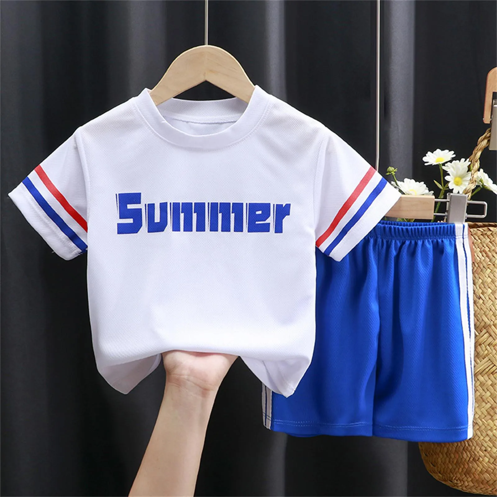 

Children's Short Sleeved Running Suit Casual Quick Drying Clothes For Boys And Girls New Summer T Shirt Shorts Two Piece Set